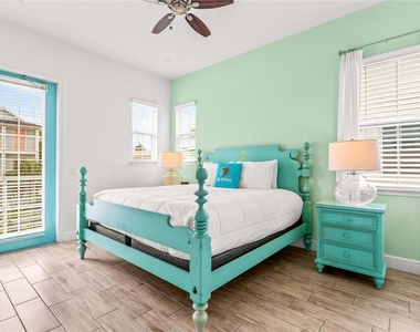 8005 Sand Bar Drive - Photo Thumbnail 15