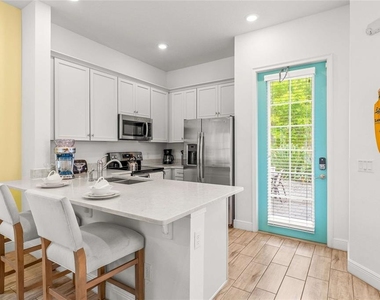 8005 Sand Bar Drive - Photo Thumbnail 5
