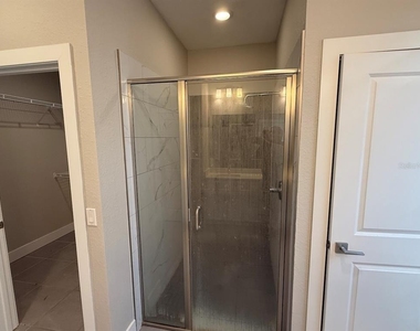 105 Zinnia Lane W - Photo Thumbnail 14