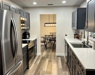 612 Wood Drive - Photo Thumbnail 6