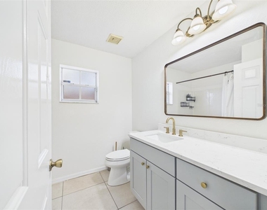 128 Eagle Point Boulevard - Photo Thumbnail 12