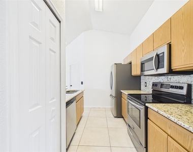 128 Eagle Point Boulevard - Photo Thumbnail 5