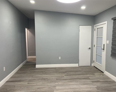 1746 8th Street - Photo Thumbnail 7