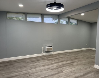 1746 8th Street - Photo Thumbnail 8
