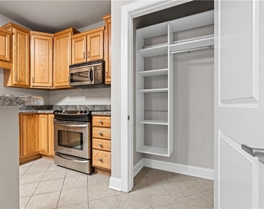 822 W Hamilton Street - Photo Thumbnail 13