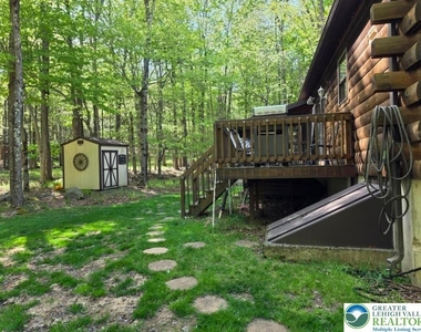 1037 Maplewood Drive - Photo Thumbnail 7