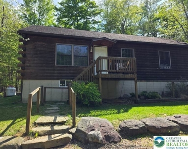 1037 Maplewood Drive - Photo Thumbnail 3