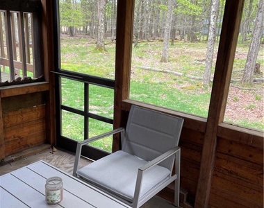 1037 Maplewood Drive - Photo Thumbnail 10