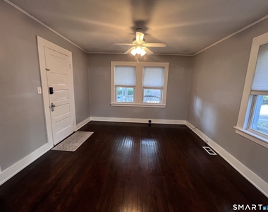 564 Midland Street - Photo Thumbnail 5