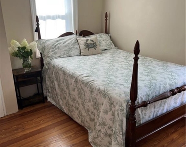 48 Lawrence Avenue - Photo Thumbnail 9