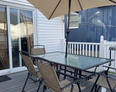 48 Lawrence Avenue - Photo Thumbnail 12