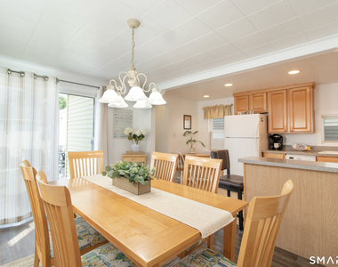 37 Lawrence Avenue - Photo Thumbnail 11