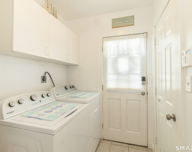 37 Lawrence Avenue - Photo Thumbnail 18