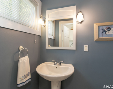 37 Lawrence Avenue - Photo Thumbnail 19