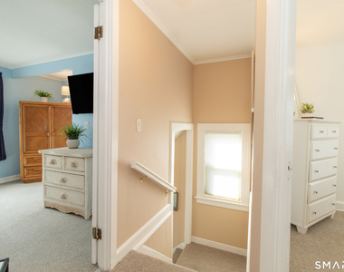 37 Lawrence Avenue - Photo Thumbnail 20