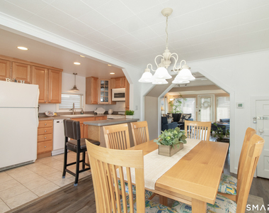 37 Lawrence Avenue - Photo Thumbnail 10