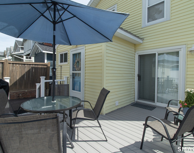 37 Lawrence Avenue - Photo Thumbnail 30