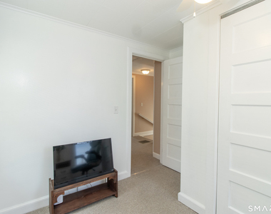 37 Lawrence Avenue - Photo Thumbnail 27