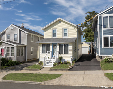 37 Lawrence Avenue - Photo Thumbnail 1