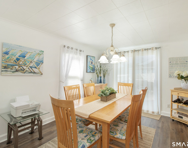 37 Lawrence Avenue - Photo Thumbnail 12