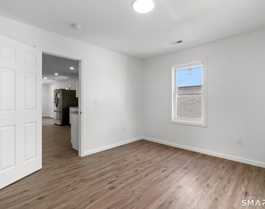 16 Arch Street - Photo Thumbnail 7