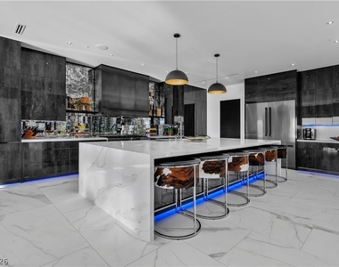 3266 S Spring Mountain Boulevard - Photo Thumbnail 16