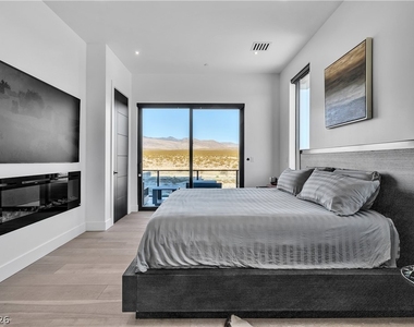 3266 S Spring Mountain Boulevard - Photo Thumbnail 36