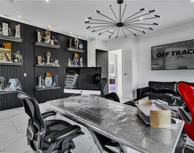 3266 S Spring Mountain Boulevard - Photo Thumbnail 21