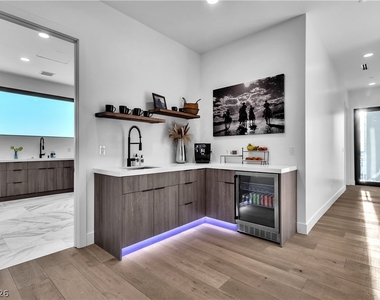 3266 S Spring Mountain Boulevard - Photo Thumbnail 39