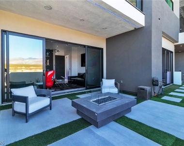 3266 S Spring Mountain Boulevard - Photo Thumbnail 9