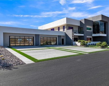 3266 S Spring Mountain Boulevard - Photo Thumbnail 7