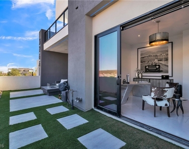 3266 S Spring Mountain Boulevard - Photo Thumbnail 8