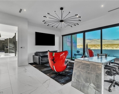 3266 S Spring Mountain Boulevard - Photo Thumbnail 20