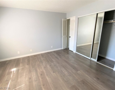 5243 Corinne Court - Photo Thumbnail 13