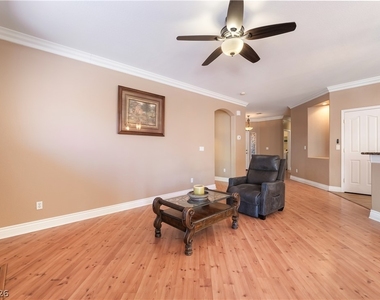 5910 Terra Grande Avenue - Photo Thumbnail 9