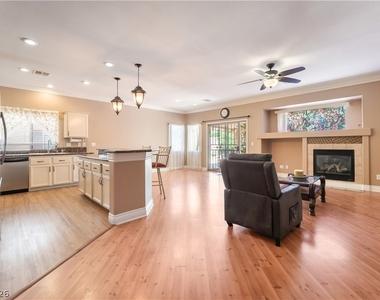 5910 Terra Grande Avenue - Photo Thumbnail 4