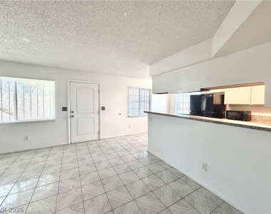 3427 E Cheyenne Avenue - Photo Thumbnail 14