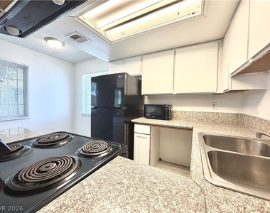 3427 E Cheyenne Avenue - Photo Thumbnail 11