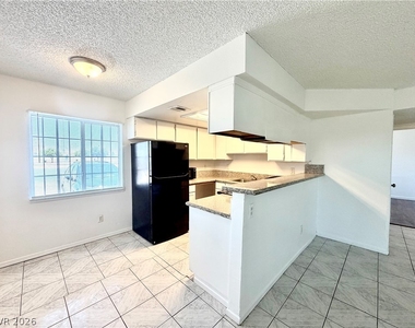 3427 E Cheyenne Avenue - Photo Thumbnail 7