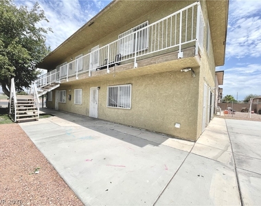 3427 E Cheyenne Avenue - Photo Thumbnail 1