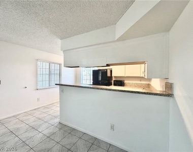3427 E Cheyenne Avenue - Photo Thumbnail 10