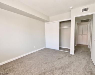 1405 Vegas Valley Drive - Photo Thumbnail 12