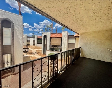 1405 Vegas Valley Drive - Photo Thumbnail 18