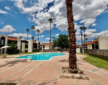 1405 Vegas Valley Drive - Photo Thumbnail 33