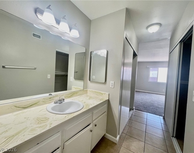 1405 Vegas Valley Drive - Photo Thumbnail 17