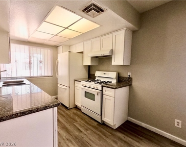 1405 Vegas Valley Drive - Photo Thumbnail 5