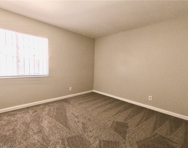1405 Vegas Valley Drive - Photo Thumbnail 8
