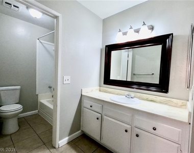 1405 Vegas Valley Drive - Photo Thumbnail 10