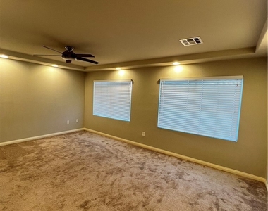 5784 Brimstone Hill Avenue - Photo Thumbnail 3