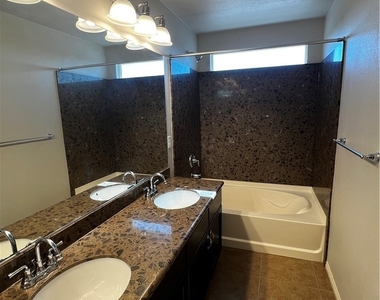 5784 Brimstone Hill Avenue - Photo Thumbnail 10